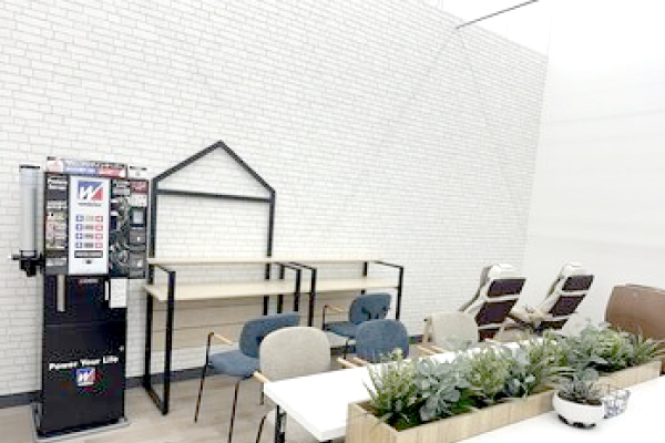 カフェラウンジ